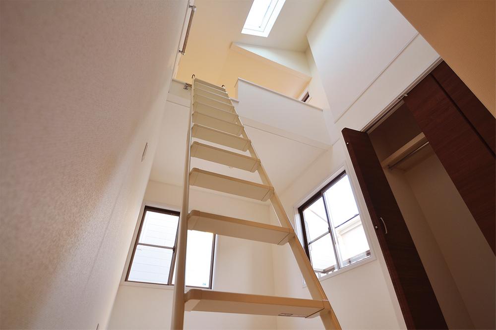 Non-living room. Room has this kind of ingenuity.