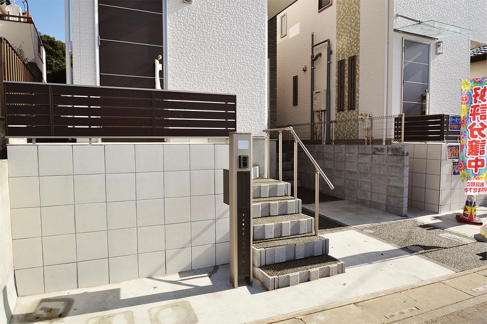 Entrance. It will be outside 構部 minutes.