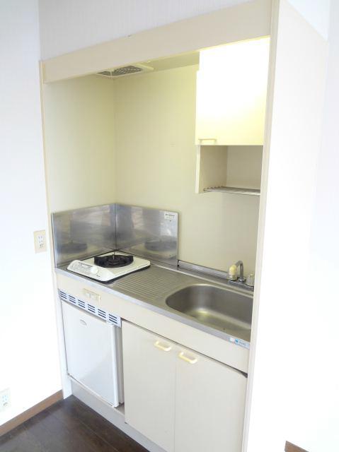 Kitchen. Sink ・ There is cooking space!