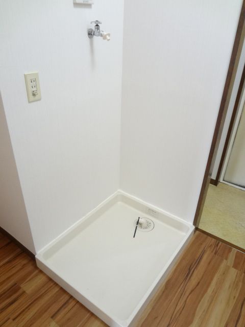 Other Equipment. Indoor Laundry Storage!