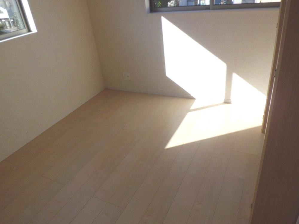 Non-living room. Indoor (12 May 2013) Shooting