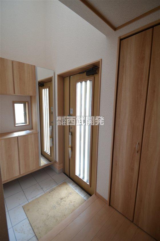 Entrance. 7 Building entrance (December 2013) Shooting