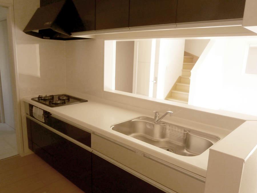 Kitchen. Was building completed. Such as the actual image from per yang, We have to wait all the time so you can see directly.