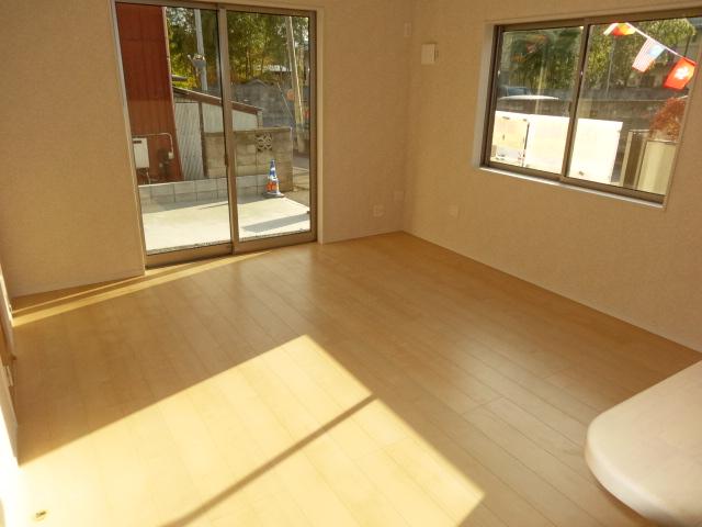 Living. Face-to-face kitchen LDK14 Pledge