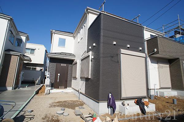 Local appearance photo. 4 Building