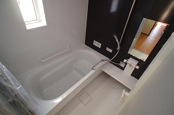 Bathroom. Building 2