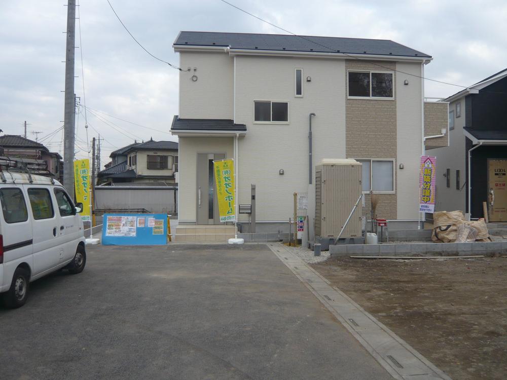 Local photos, including front road. ◆ Clear of land spacious 51 square meters!