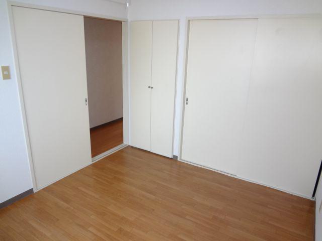 Living and room. Also enhance storage space!