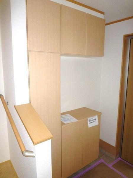 Entrance. Local (10 May 2013) Shooting