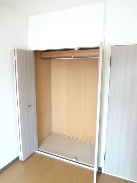 Receipt. Storage is a closet type