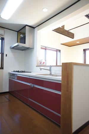 Kitchen. Indoor (July 2013) shooting Cleanup made It has established a cupboard hanging on the back to release the face-to-face kitchen front