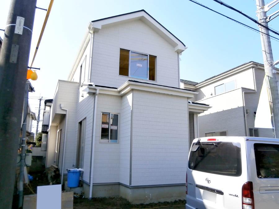 Local photos, including front road. Building 2 We offer the same use the finished model house of this property. Please feel free to contact us.