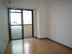 Living and room. 5.1 Pledge of Western-style