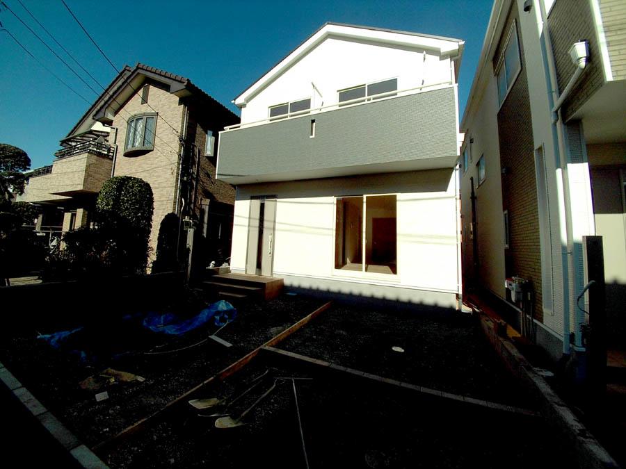 Local photos, including front road. Was building completed. Such as the actual image from per yang, We have to wait all the time so you can see directly.