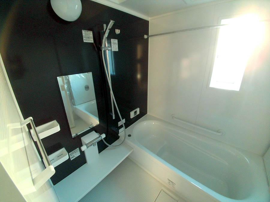 Bathroom. Was building completed. Such as the actual image from per yang, We have to wait all the time so you can see directly.