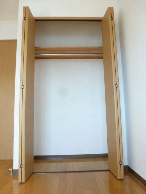 Receipt. Closet with a pole hanger