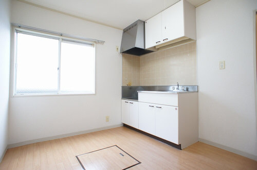 Kitchen. There is also under-floor storage