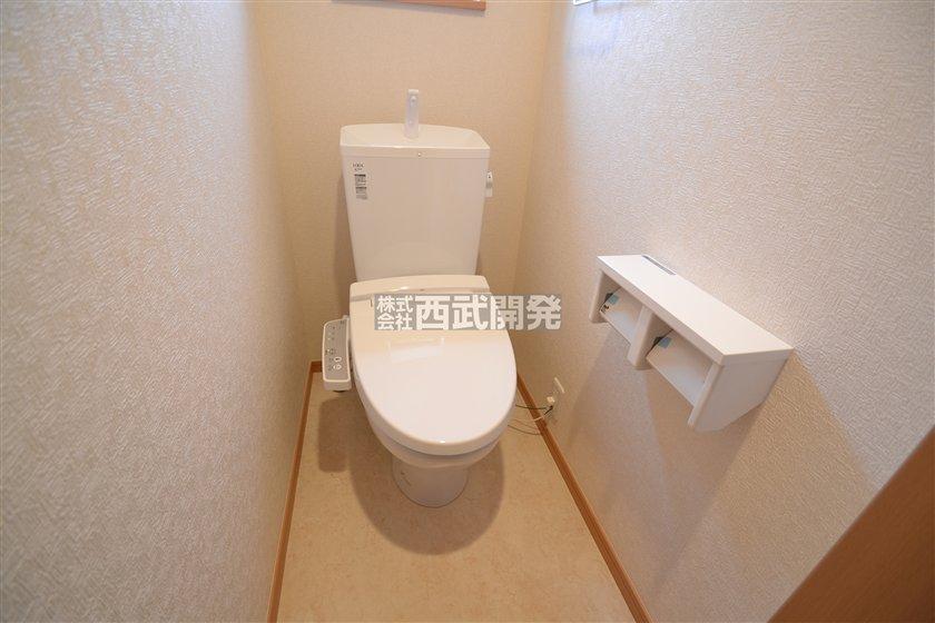 Toilet. Toilet (November 2013) Shooting