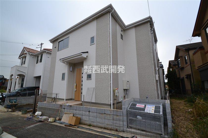 Local appearance photo. Local (11 May 2013) Shooting