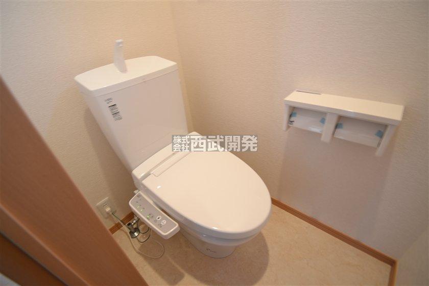 Toilet. Toilet (November 2013) Shooting