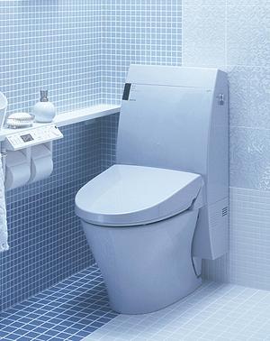 Toilet. Indoor (March 2013) Shooting Small tank Satisuo of Stylish Ushuretto with toilet