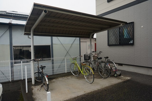 Other. 0m to bicycle parking lot (Other)