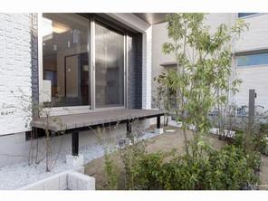 Or build any house, Great fun of the land purchaser. Misawa Homes ceramic abode,  [Steel moment frame]  Earthquake resistance of the columns and beams Tsuyoshi junction ・ Durable, Also possible structure construction of large space. It has also been adopted skyscraper.  [New ceramic outer wall]  Fire resistance, durability, Sound insulation, And other such as wind resistance, Material with dramatically improved safety performance required for an outer wall member.  [M-Wood, M-Wood2]  Misawa Homes was developed in consideration of the global environment, Shinki material that combines the advantages of wood and resin. M-Wood2 used outside structure such as deck, Decay of ・ Anti-termite properties ・ Excellent weather resistance, Also easy to clean, or the like can be washed in detergent.  [Home Commons design]   Place where everyone gather "Commons". In the vicinity of the infant's mom, Toward the desk or table Once you become a child, And in a space that can concentrate soon, According to the child's growth is also step-up "space of learning". "Home Commons design" the design of housing that foster the growth of the child. Etc, It has excellent characteristics. Buy from the land, If you want to build a high-performance house of only their own tailored to the lifestyle, Let's once inquiry. 