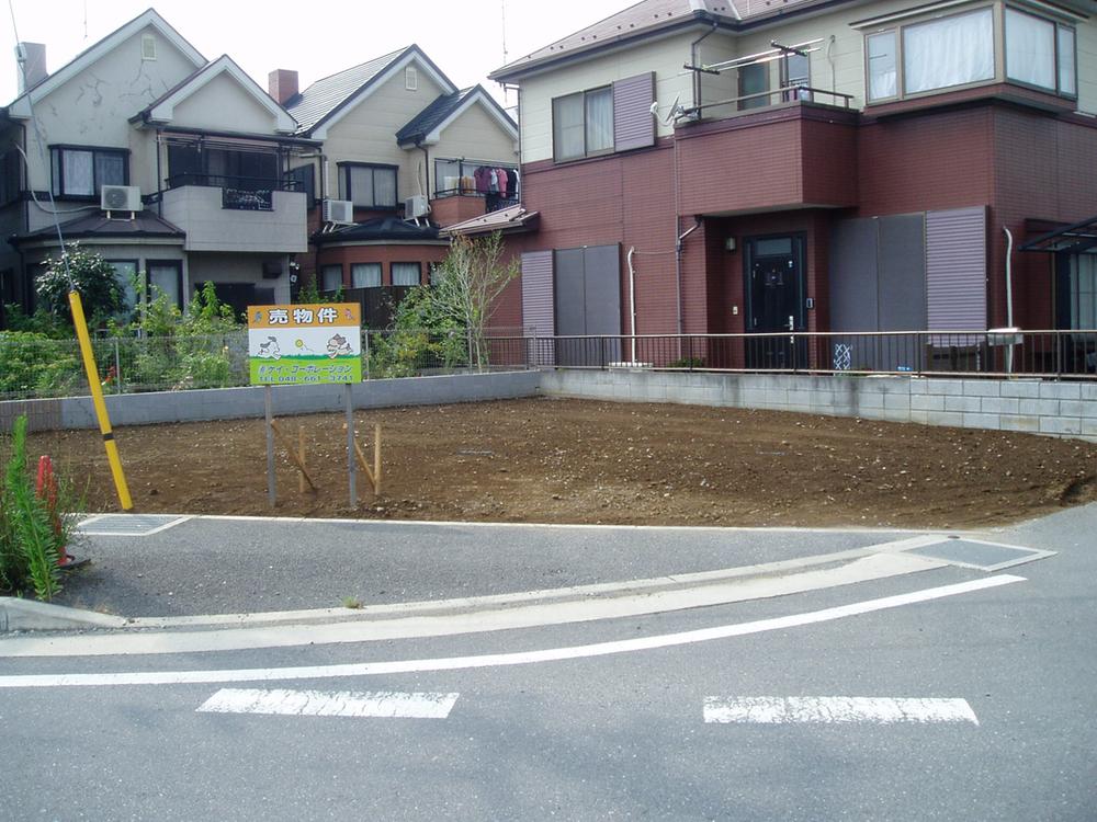 Local photos, including front road. Local (August 2013) Shooting