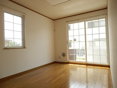 Living and room. Bright rooms