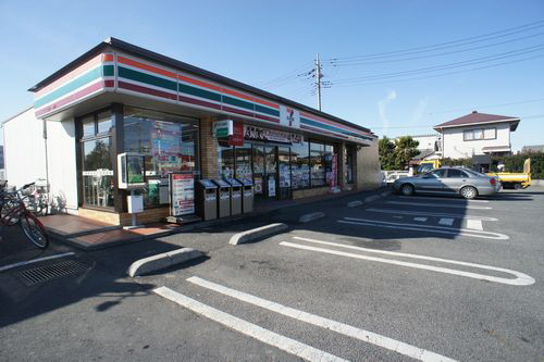 Convenience store. Seven-Eleven (convenience store) to 350m