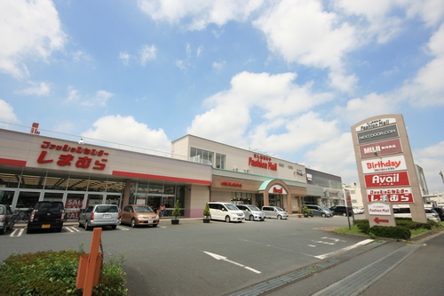 Shopping centre. To Muji Omiya Fashion Mall store until the (shopping center) 1685m