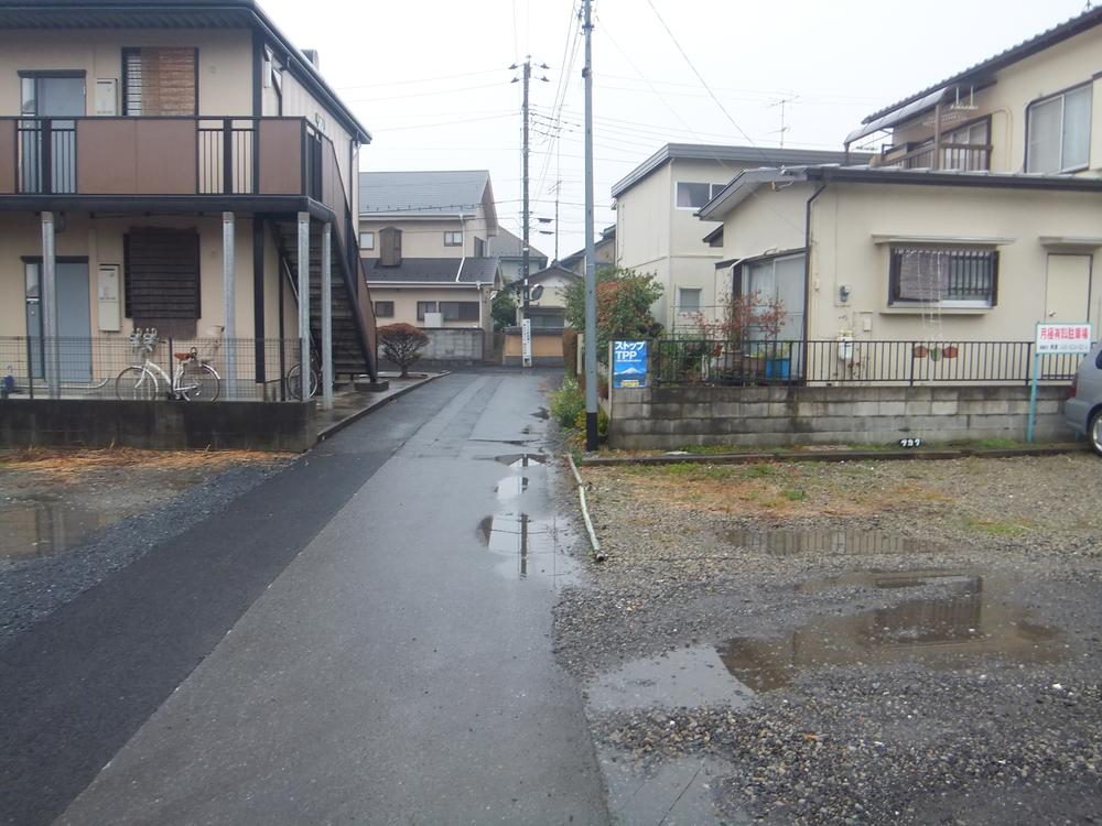 Local photos, including front road. Local (11 May 2013) Shooting