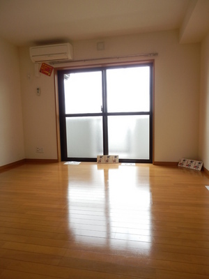 Living and room. Other Room No. reference photograph