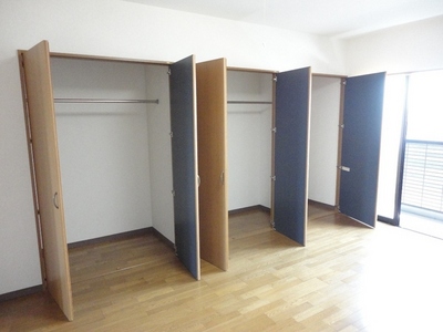 Other. Storage of large capacity