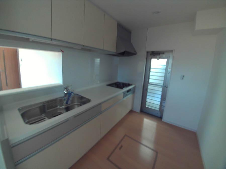 Kitchen. Was building completed. Such as the actual image from per yang, We have to wait all the time so you can see directly. 