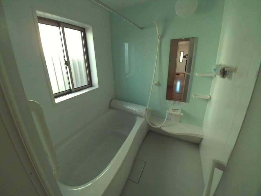 Bathroom. Was building completed. Such as the actual image from per yang, We have to wait all the time so you can see directly. 