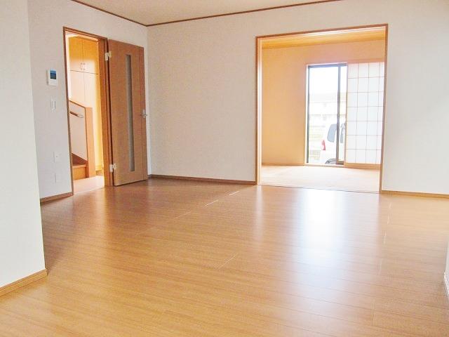 Living. Building 3 living