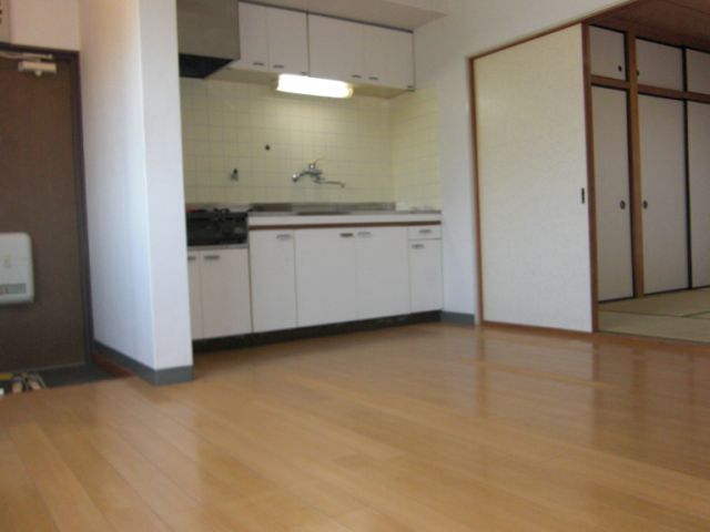 Kitchen. Living also relax comfortably There are eight quires.