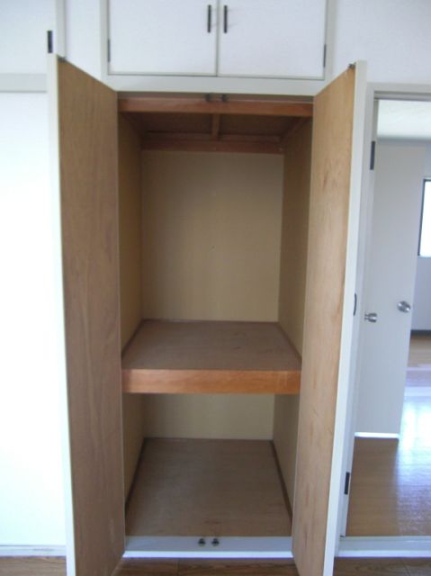 Receipt. Please have a look the person a lot of luggage