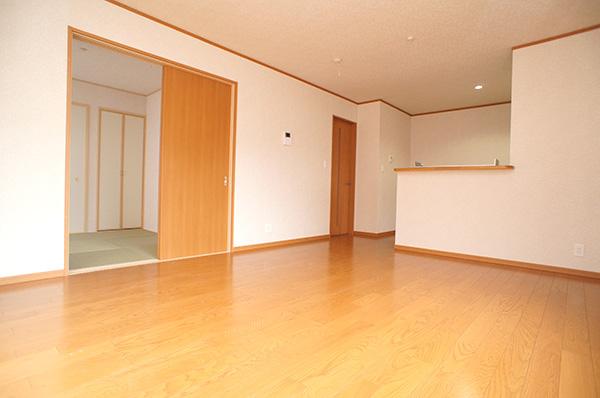 Living. LDK also increases likely relaxation time of family reunion Indoor (12 May 2013) Shooting