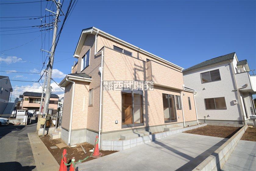 Local appearance photo. Local (12 May 2013) Shooting