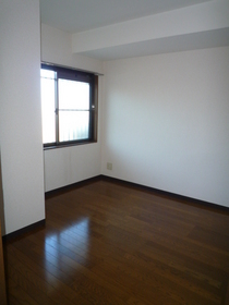 Living and room. Western-style 6 Pledge