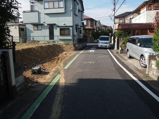 Local photos, including front road. Frontal road