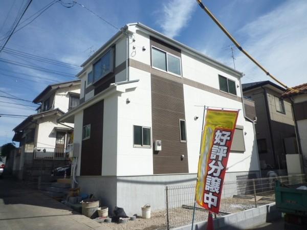 Local appearance photo. Local (10 May 2013) Shooting