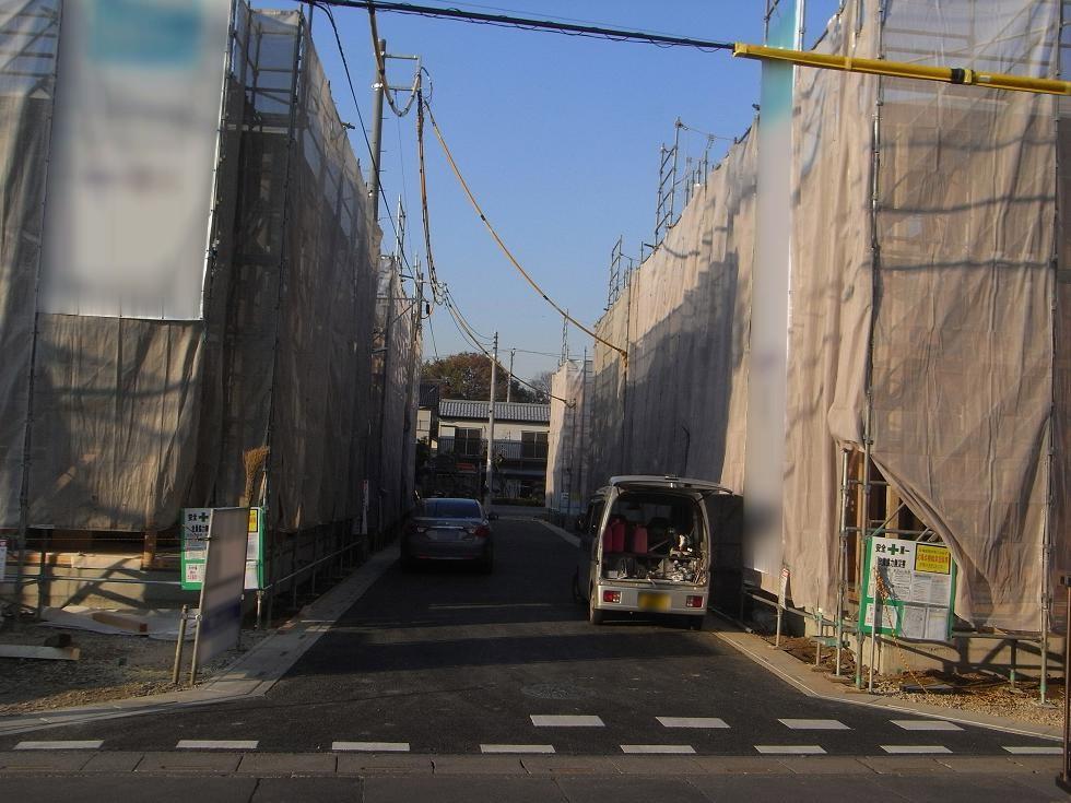 Local photos, including front road. Local - under construction (December 2013) Shooting