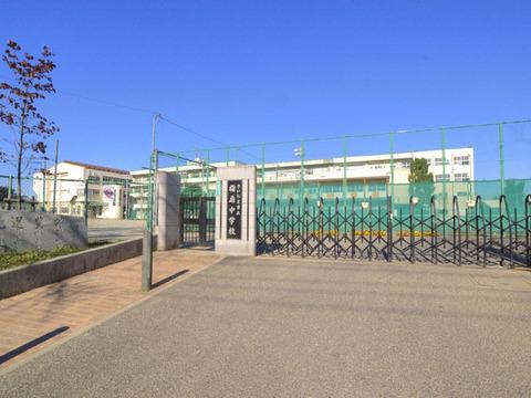 Junior high school. Sashiogi 460m until junior high school