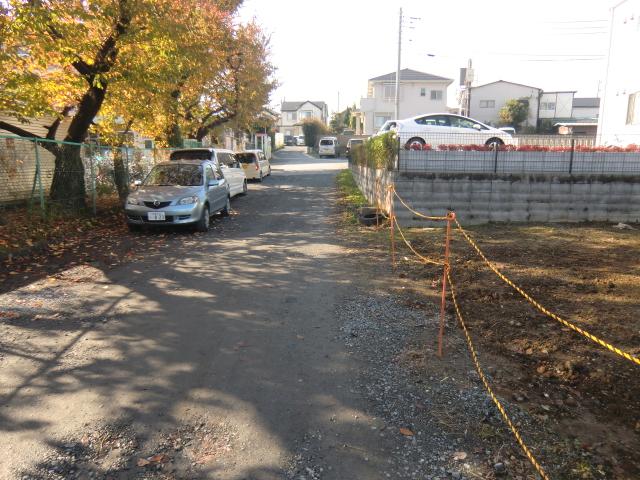 Local photos, including front road. Local (11 May 2013) Shooting