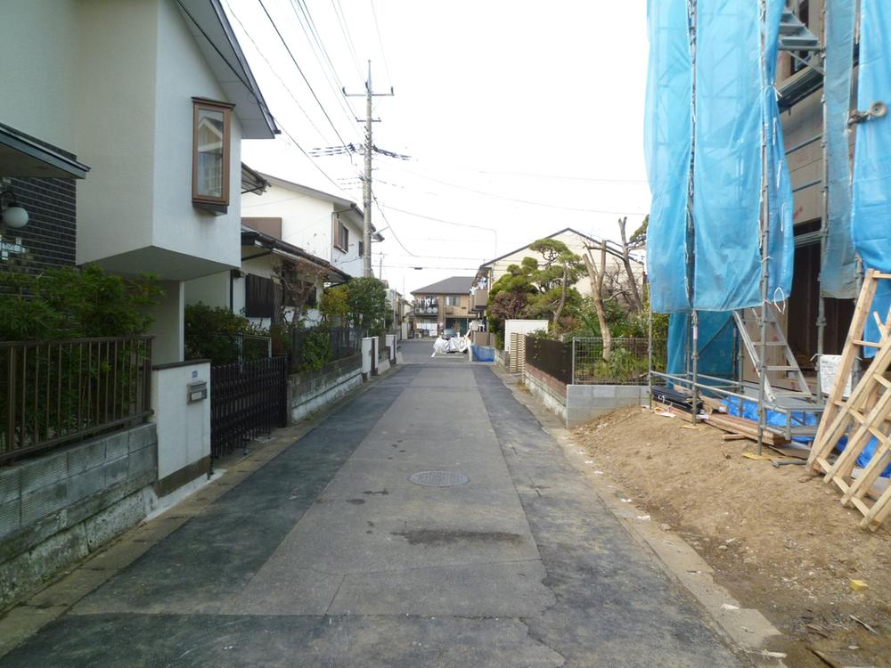 Local photos, including front road. 2103 / 12 / 17 shooting