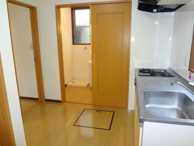 Kitchen. Shiny beautiful