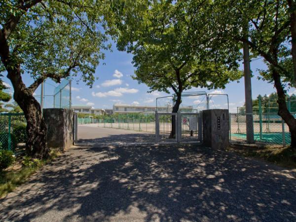 Junior high school. 740m up to junior high school in Saitama City UmaMiya junior high school